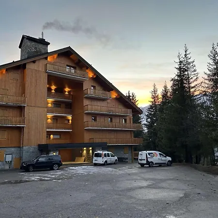 3 Pieces Avec Mezzanine Pour 7 Pers., Proche Pistes, Meribel, Parking Et Confort - Fr-1-180-643 *